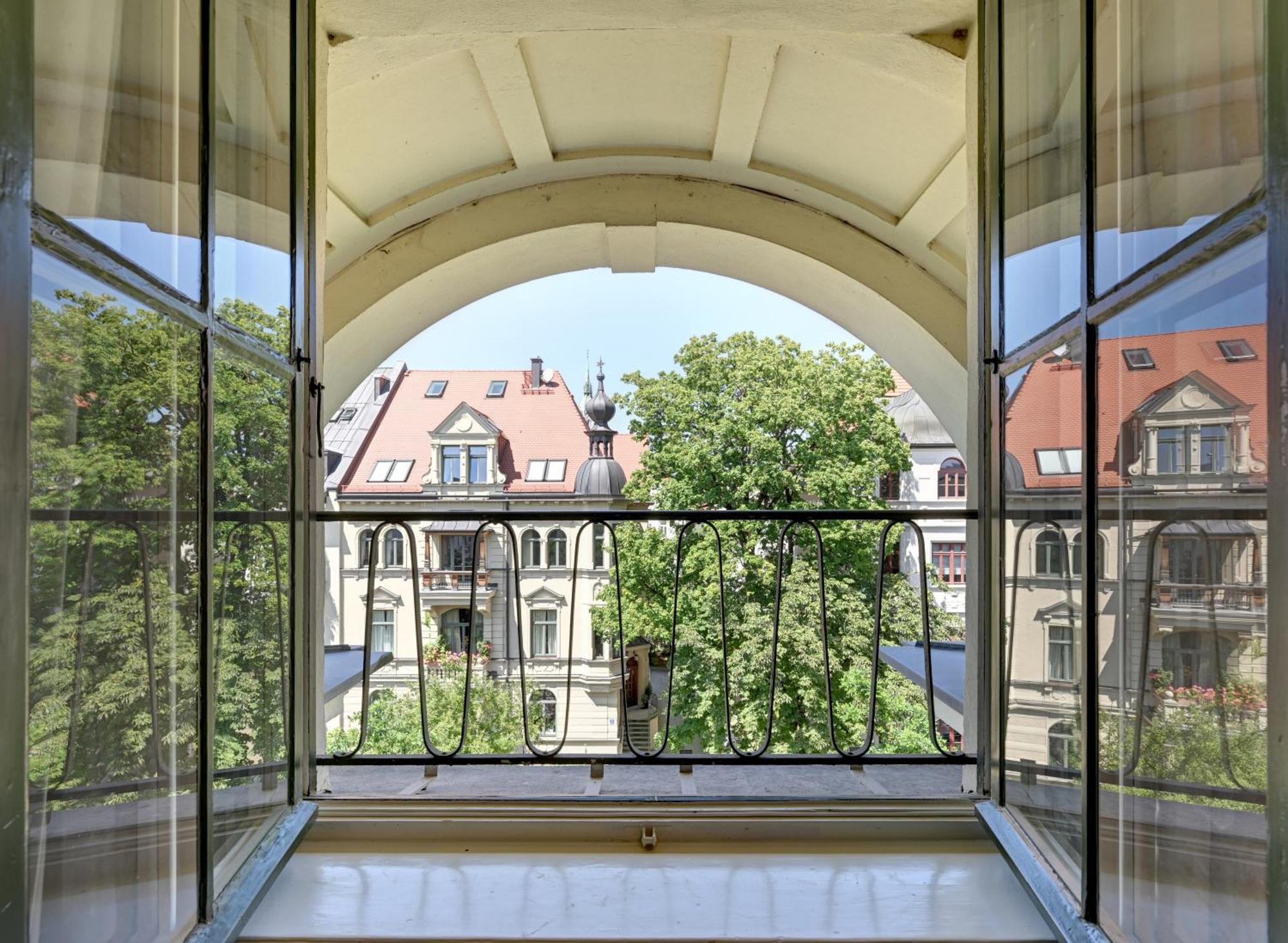 Hotel Uhland München Buitenkant foto